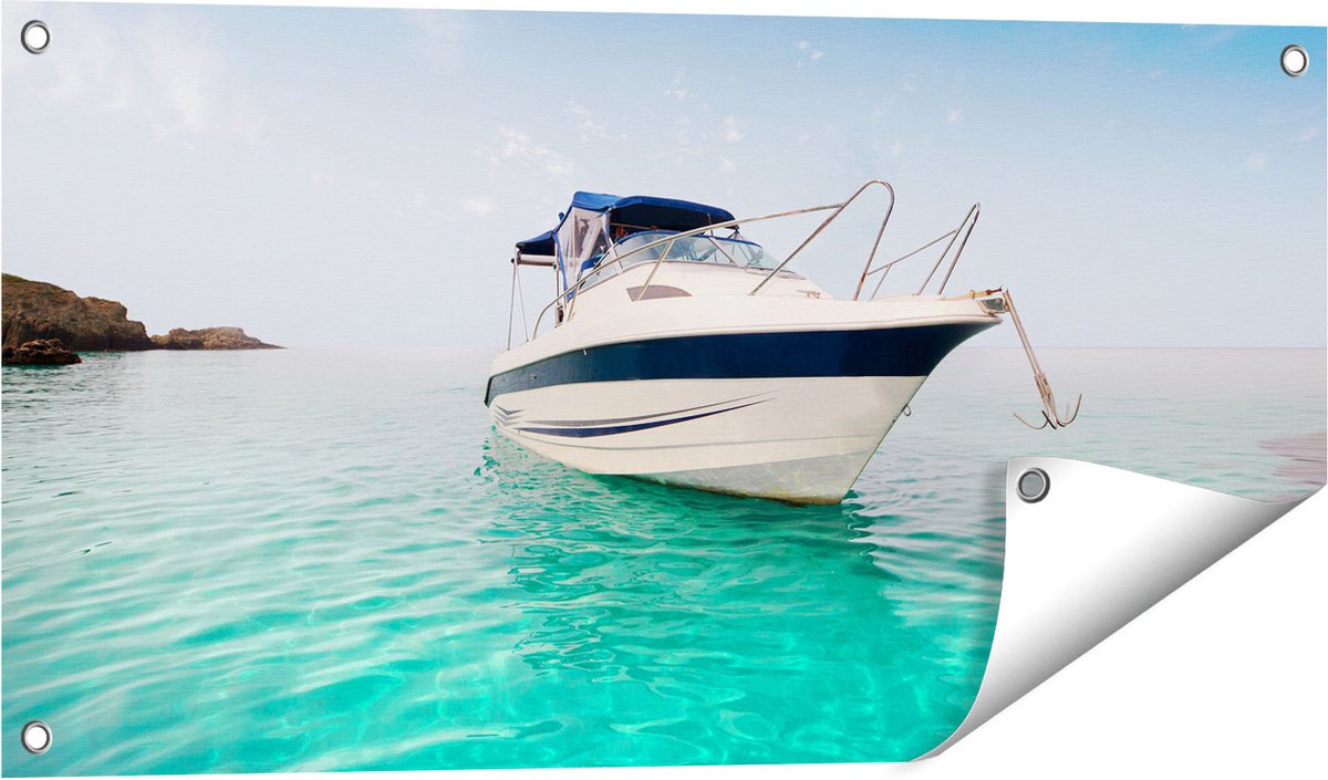 Gards Tuinposter Motorboot aan het Strand met Blauw Water - 80x40 cm - Tuindoek - Tuindecoratie - Wanddecoratie buiten - Tuinschilderij Multikleur