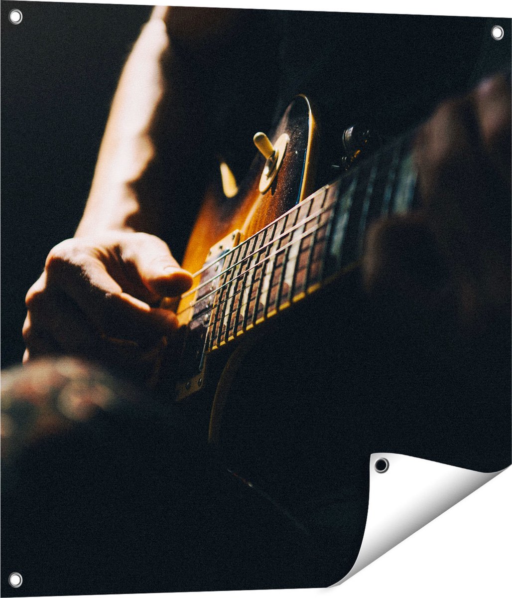 Gards Tuinposter Man Speelt Gitaar - 70x70 cm - Tuindoek - Tuindecoratie - Wanddecoratie buiten - Tuinschilderij Multikleur
