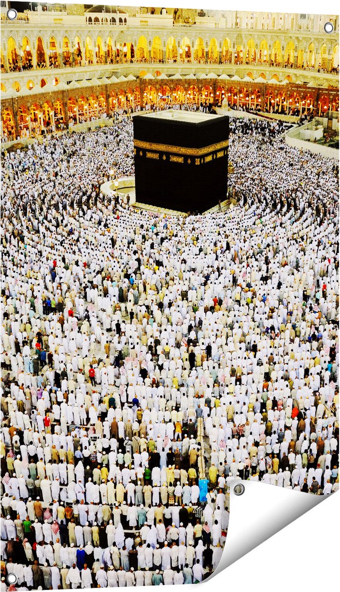 Gards Tuinposter Zwarte Steen in Mekka met Biddende Moslims - 60x90 cm - Tuindoek - Tuindecoratie - Wanddecoratie buiten - Tuinschilderij Multikleur