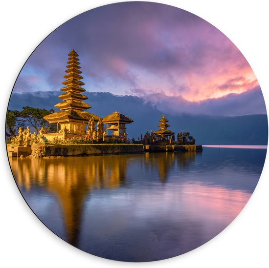 Dibond Muurcirkel - Gouden Lagen Pura Ulun Danu Bratan Tempel langs het Meer in Indonesië - 60x60 cm Foto op Aluminium Muurcirkel (met ophangsysteem)