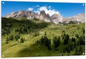 Tuinposter – Heuvelachtig Berglandschap Vol Rotsen en Groene Bomen - 120x80 cm Foto op Tuinposter (wanddecoratie voor buiten en binnen)