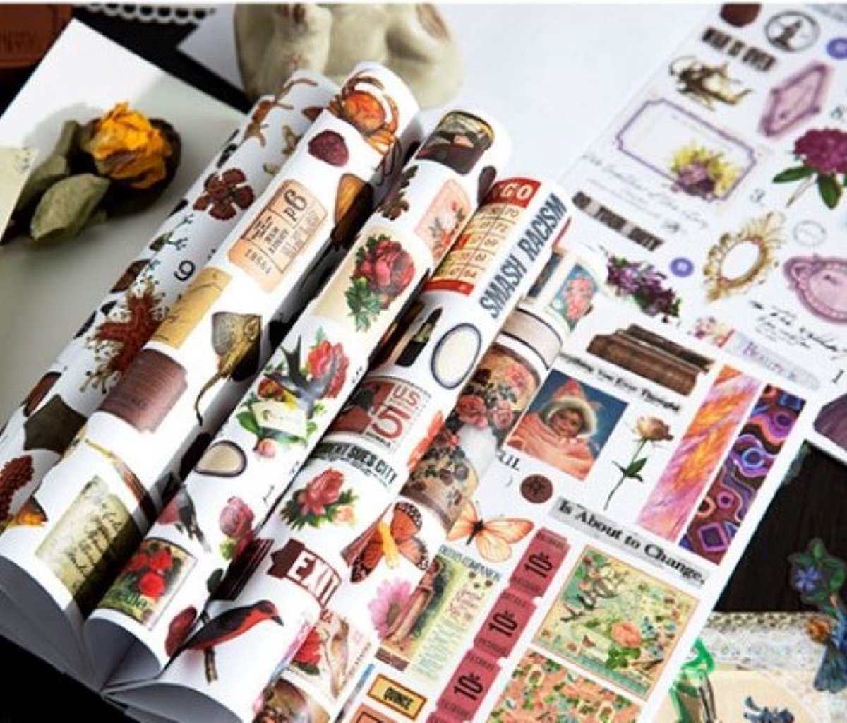 LEGO Stickerboek - 800 stickers - Plak en Puzzel - spelletjes en doeboek - zoek de