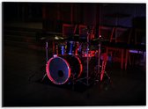 Dibond - Klein Drumstel in Rode Verlichting - 40x30 cm Foto op Aluminium (Wanddecoratie van metaal)