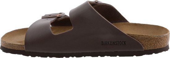 Donkerbruine Birkenstock Arizona slipper met twee bandjes en gespen, met kurken zool.