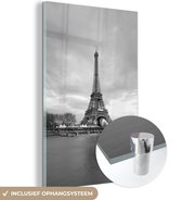 MuchoWow® Glasschilderij 80x120 cm - Schilderij acrylglas - Eiffeltoren in Parijs - zwart wit - Foto op glas - Schilderijen