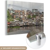MuchoWow® Glasschilderij 30x20 cm - Schilderij acrylglas - Een traditionele wijk in het Zuid-Amerikaanse Manaus in Brazilië - Foto op glas - Schilderijen