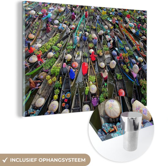 MuchoWow® Glasschilderij 30x20 cm - Schilderij acrylglas - Drijvende markt in Indonesië - Foto op glas - Schilderijen