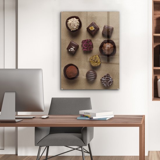 MuchoWow® Peinture sur verre 60x80 cm - Peinture sur verre acrylique - Chocolats sur fond marron - Photo sur verre - Peintures