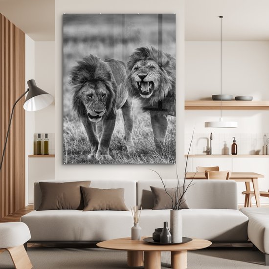 MuchoWow® Glasschilderij 120x160 cm - Schilderij acrylglas - Leeuwen - Zwart - Wit - Jacht - Foto op glas - Schilderijen