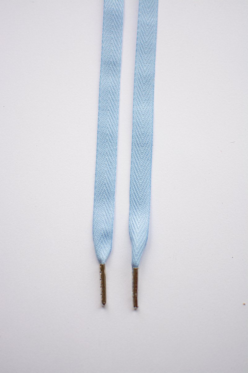 Schoenveters plat - uni licht blauw - 120cm - zilveren nestels veters voor wandelschoenen, werkschoenen en meer