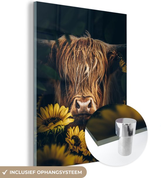 MuchoWow® Glasschilderij 60x80 cm - Schilderij acrylglas - Schotse hooglander - Bloemen - Koe - Botanisch - Dieren - Foto op glas - Schilderijen