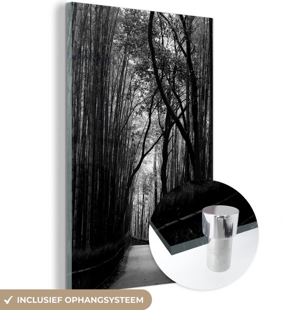 MuchoWow® Glasschilderij 40x60 cm - Schilderij acrylglas - Bamboe grove Japan - zwart wit - Foto op glas - Schilderijen