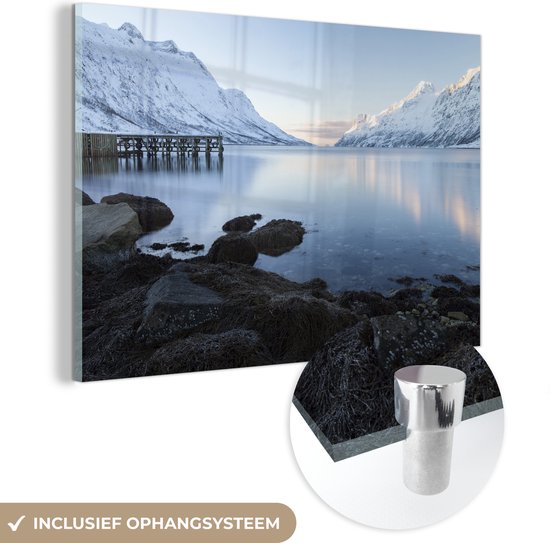 MuchoWow® Glasschilderij 60x40 cm - Schilderij acrylglas - Ersfjordbotn Fjord Noorwegen sneeuw - Foto op glas - Schilderijen