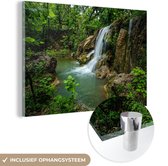 MuchoWow® Glasschilderij 150x100 cm - Schilderij acrylglas - Waterval in bos Oklahoma - Foto op glas - Schilderijen