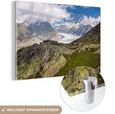 MuchoWow® Glasschilderij 90x60 cm - Schilderij acrylglas - De Aletschgletsjer in Zwitserland met groene bergtop en blauwe lucht - Foto op glas - Schilderijen