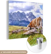 MuchoWow® Glasschilderij 50x50 cm - Schilderij acrylglas - Alpen - Koe - Berg - Foto op glas - Schilderijen