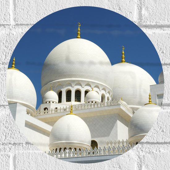 Muursticker Cirkel - Witte Sjeik Zayed-moskee onder Stralend Blauwe Lucht op Zomerdag in Abu Dhabi - 30x30 cm Foto op Muursticker