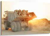 Hout - Zonsondergang achter Grote Laadwagen vol Grote Keien - 120x80 cm - 9 mm dik - Foto op Hout (Met Ophangsysteem)