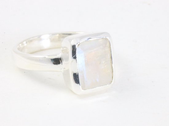 Hoogglans zilveren ring met regenboog maansteen - maat 16.5