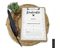 Kinderakte bruiloft - met klembord - trouwakte - kind ceremonie - huwelijk - bruiloft - trouwen met kinderen erbij