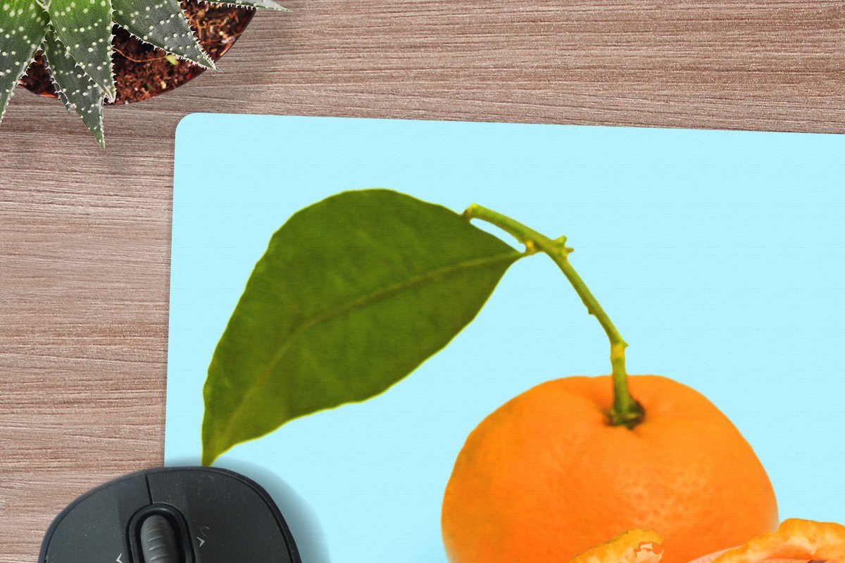 Muismat XXL 80x80 cm - Bureau onderlegger - Bureau mat Basketbal - Sinaasappel - Fruit - Oranje - Blad - Bureaumat - Gaming mousepad xl - Bureaulegger groot - Computer deskmat