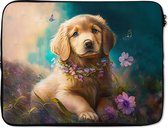 Laptophoes 15.6 inch - Puppy - Bloemenkrans - Vlinder - Hond - Golden retriever - Laptop sleeve - Binnenmaat 39,5x29,5 cm - Zwarte achterkant