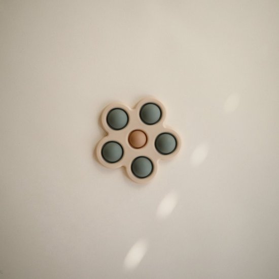 Mushie - Popi It Bloem - Sensorische Siliconen Speelgoed - Activiteiten speelgoed - Dried Thyme