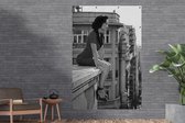 Muurdecoratie Madrid - Architectuur - Spanje - Vrouw - 120x180 cm - Tuinposter - Tuindoek - Buitenposter