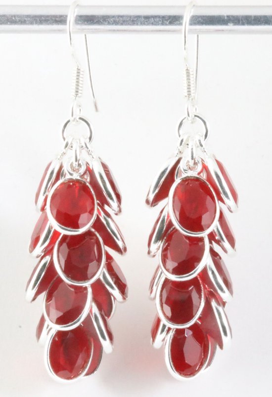 Boucles d'oreilles en argent en forme de treillis avec rubis