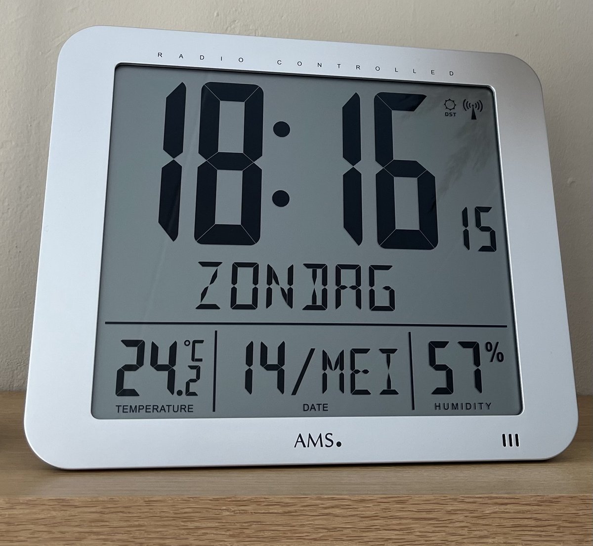 AMS F5884 Klok Digitale - Horloge Murale - Plastique - Horloge de Table -  Affichage de... | bol