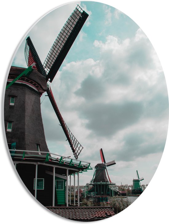 PVC Schuimplaat Ovaal - Windmolens met Groene Details aan het Water - 30x40 cm Foto op Ovaal (Met Ophangsysteem)