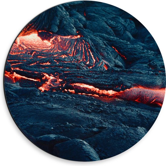 WallClassics - Dibond Muurcirkel - Magma Stromend over Vulkaan - 30x30 cm Foto op Aluminium Muurcirkel (met ophangsysteem)