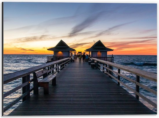 Dibond - Stijger met twee Huisjes op Zee - 40x30 cm Foto op Aluminium (Met Ophangsysteem)