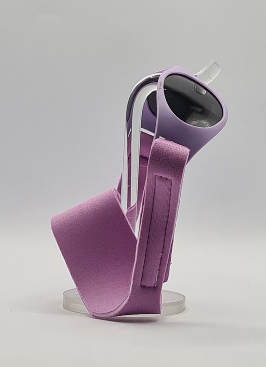 Babyzonnebril met etui en doekje / maat 2-18 maanden / antislip baby bril K 111 kat 3 Lichtpaars paars kleur UV 400 / Lichtpaars + bijpassende kleur single belight / kraamcadeau meisje / lunettes de soleil bébé / Aland optiek / zonnebril kind van Aland Optiek — afbeelding 3