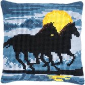 Vervaco Paarden in het maanlicht Kruissteekkussen pakket PN-0171755