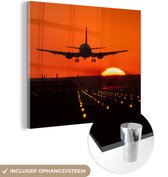 MuchoWow® Glasschilderij 50x50 cm - Schilderij acrylglas - Zonsondergang - Vliegtuig - Oranje - Zon - Foto op glas - Schilderijen