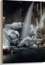 WallClassics - Hout - Lichtstralen op Sneeuw in Grot - 60x90 cm - 9 mm dik - Foto op Hout (Met Ophangsysteem)