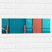 Muursticker - Blauwe Muur met Rode deur - 60x20 cm Foto op Muursticker