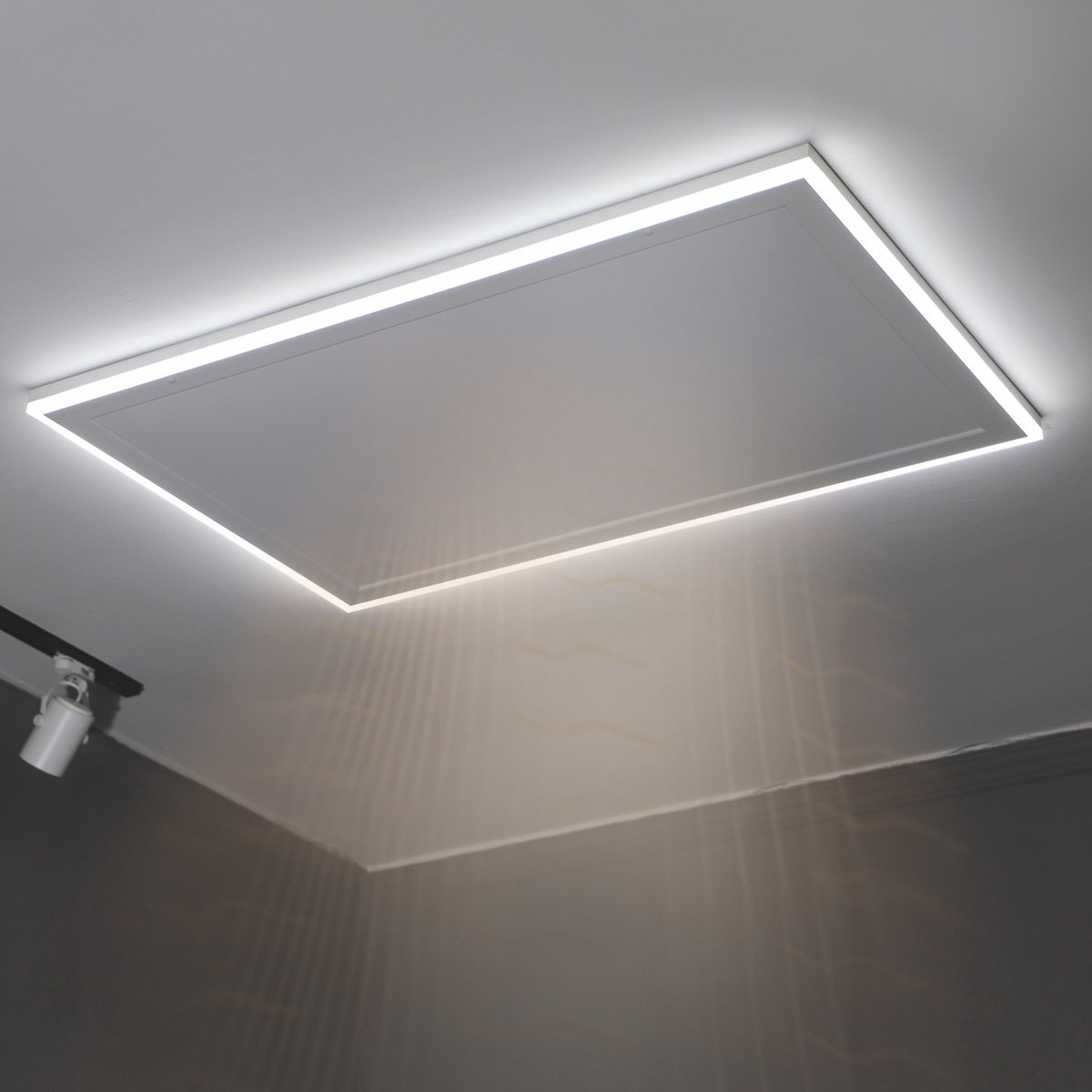 Infrarood Verwarmingspaneel Plafond met Verlichting - 370W - 63x63x3.3cm - Inclusief Thermostaat - Dimbaar - Byecold