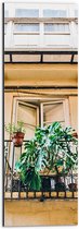 Dibond - Balkon met Groene Planten - 20x60 cm Foto op Aluminium (Wanddecoratie van metaal)