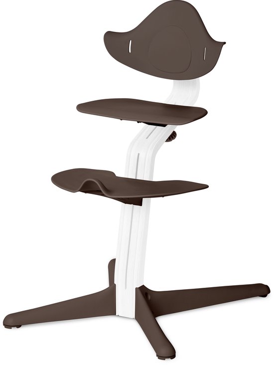 Stokke NOMI highchair meegroeistoel - Testwinnaar Kinderstoelen Test - Basis eiken wit gelakt en stoel coffee