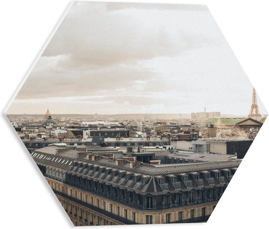 PVC Schuimplaat Hexagon - Uitzicht van Parijs met in de Achtergrond de Eiffeltoren, Frankrijk - 40x34.8 cm Foto op Hexagon (Met Ophangsysteem)