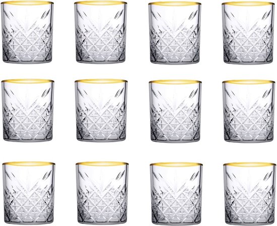 Ensemble de douze verres transparents avec un motif en losange détaillé et un bord doré.