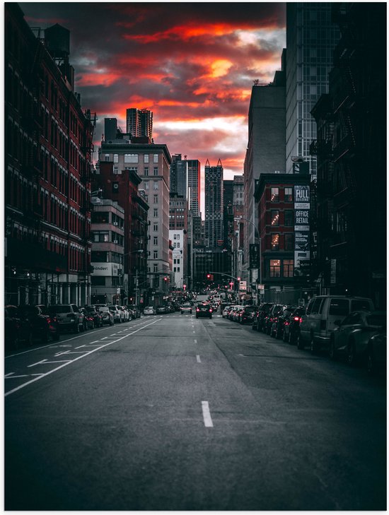 Poster Glanzend – Stad in de Avond met Zonsondergang - 30x40 cm Foto op Posterpapier met Glanzende Afwerking