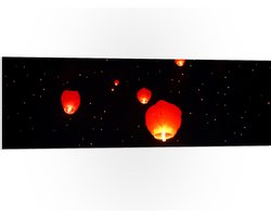 PVC Schuimplaat - Brandende Lampionnen Vliegend naar Sterrenhemel - 120x40 cm Foto op PVC Schuimplaat (Met Ophangsysteem)