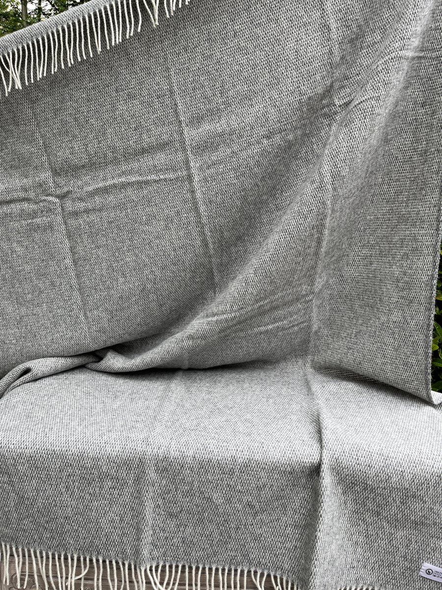 R&D Leder Wollen deken "Christie" - Grijs - Plaid - gestreept - 100% nieuwe wol - zacht - warm - licht - cadeau tip - 130x210cm