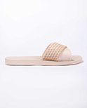 Lichtbruine Ipanema slipper met gevlochten band, zijaanzicht.