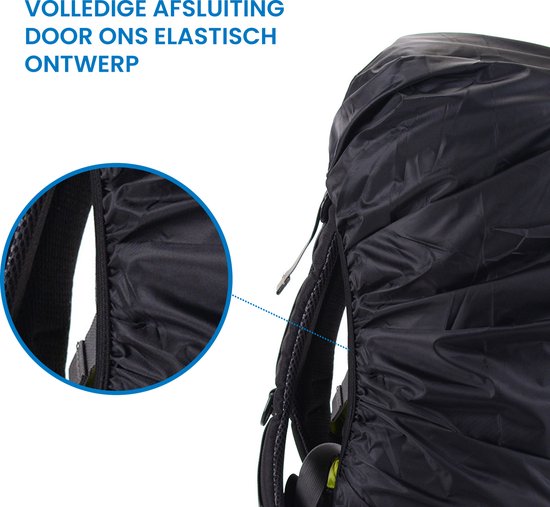 Zwarte rugzakhoes met elastische rand en zoom. Detail van de elastische sluiting.