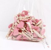 Wasknijper met hart - wasknijper hout - hartje - liefde - Valentijn - bruiloft - decoratie - foto - knijpers - polaroid - kaart knijpers - roze