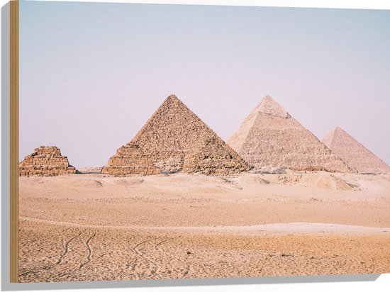 Hout - Piramides van Gizeh in de Woestijn - 80x60 cm - 9 mm dik - Foto op Hout (Met Ophangsysteem)